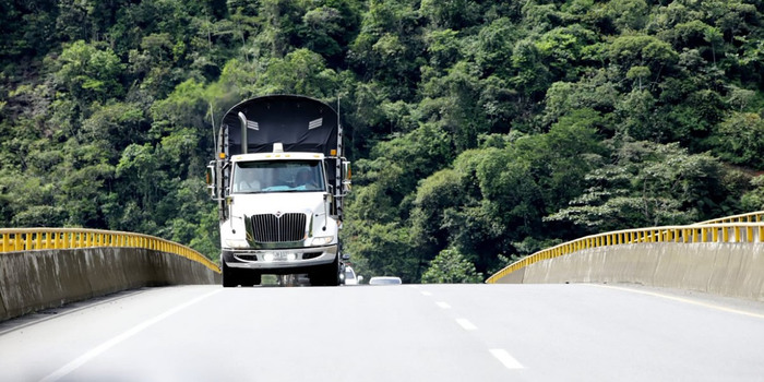 Restringen circulación de vehículos de carga el domingo en Colombia