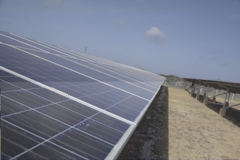 400 hogares de la Alta Guajira tienen energía solar